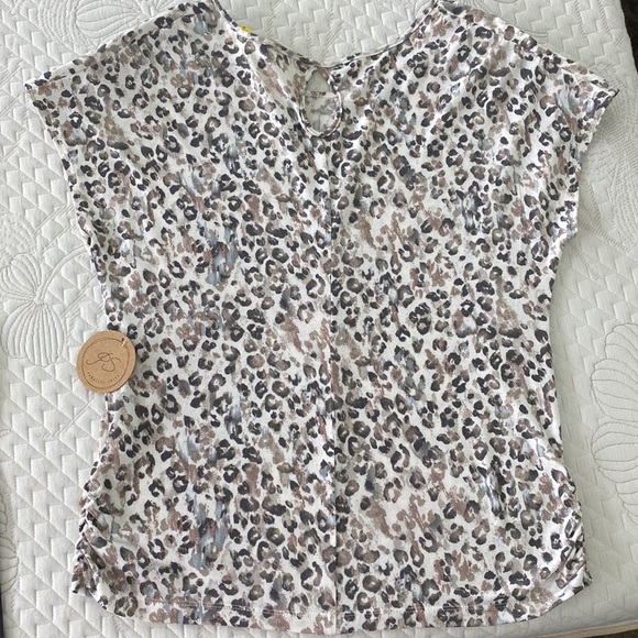 NEW Leopard Print Top - Picture 3 of 5